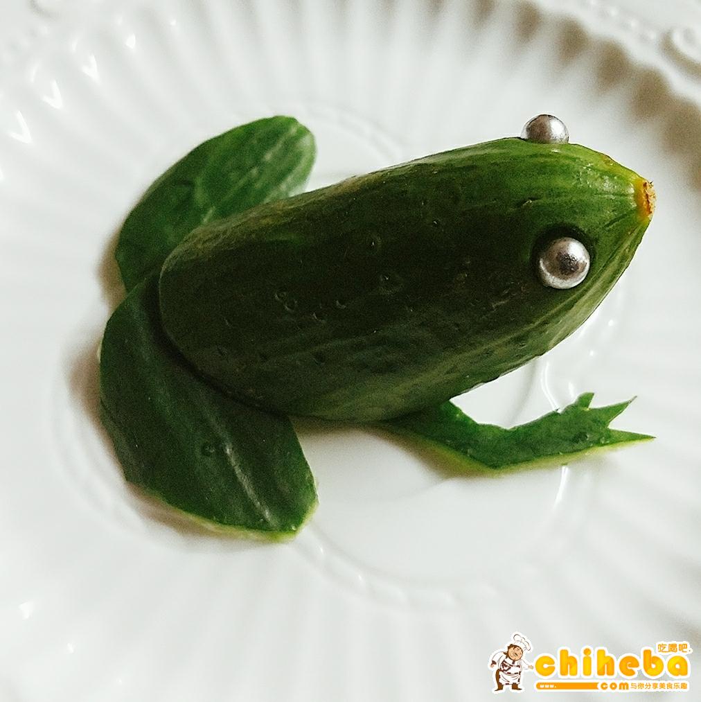 蔬果创意黄瓜青蛙的做法 步骤5